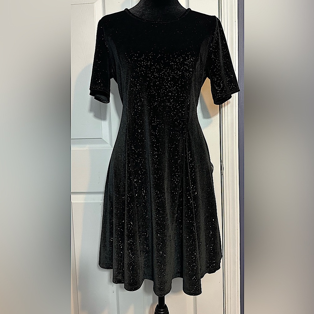 Justice velvet dress ✨